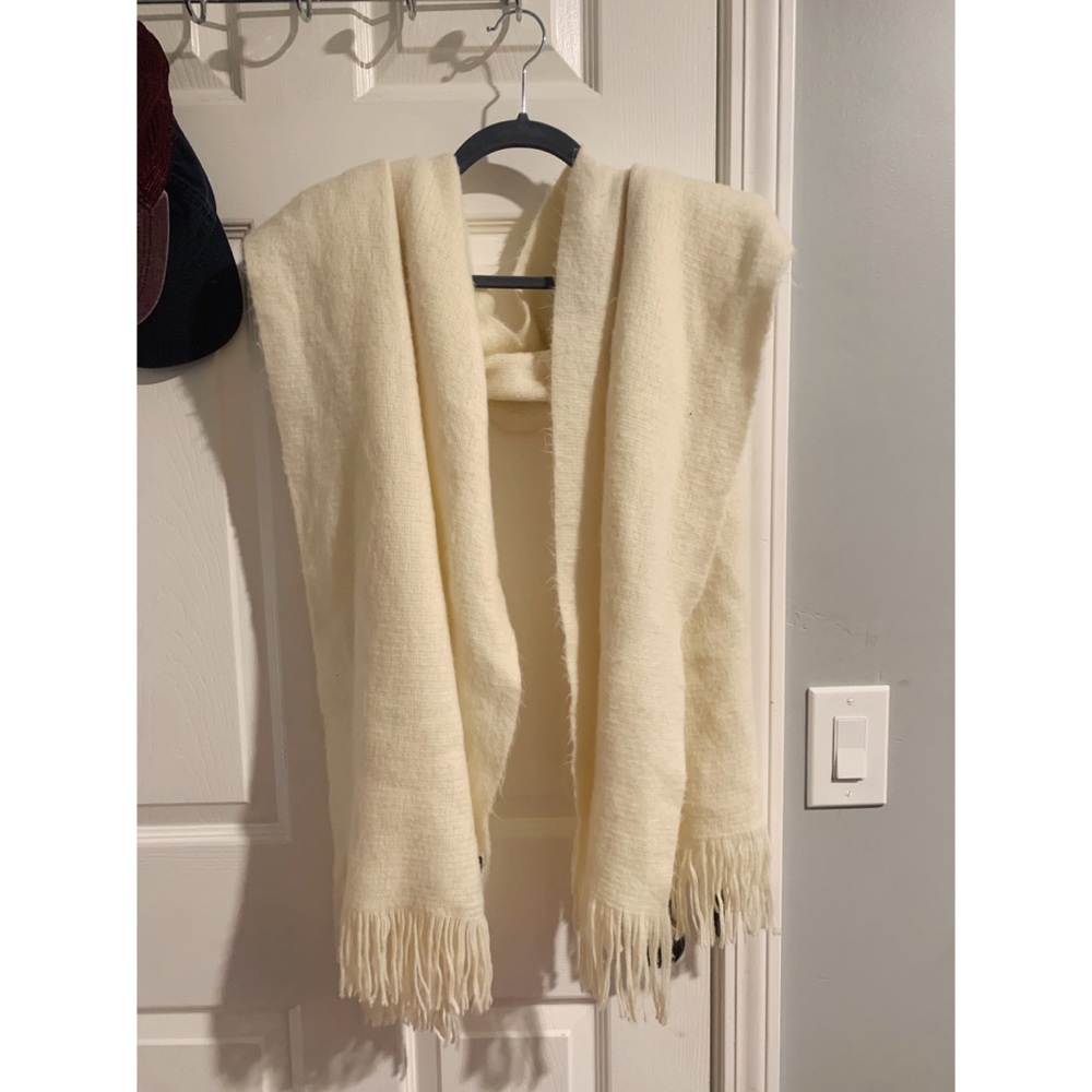 Cream H&M Scarf